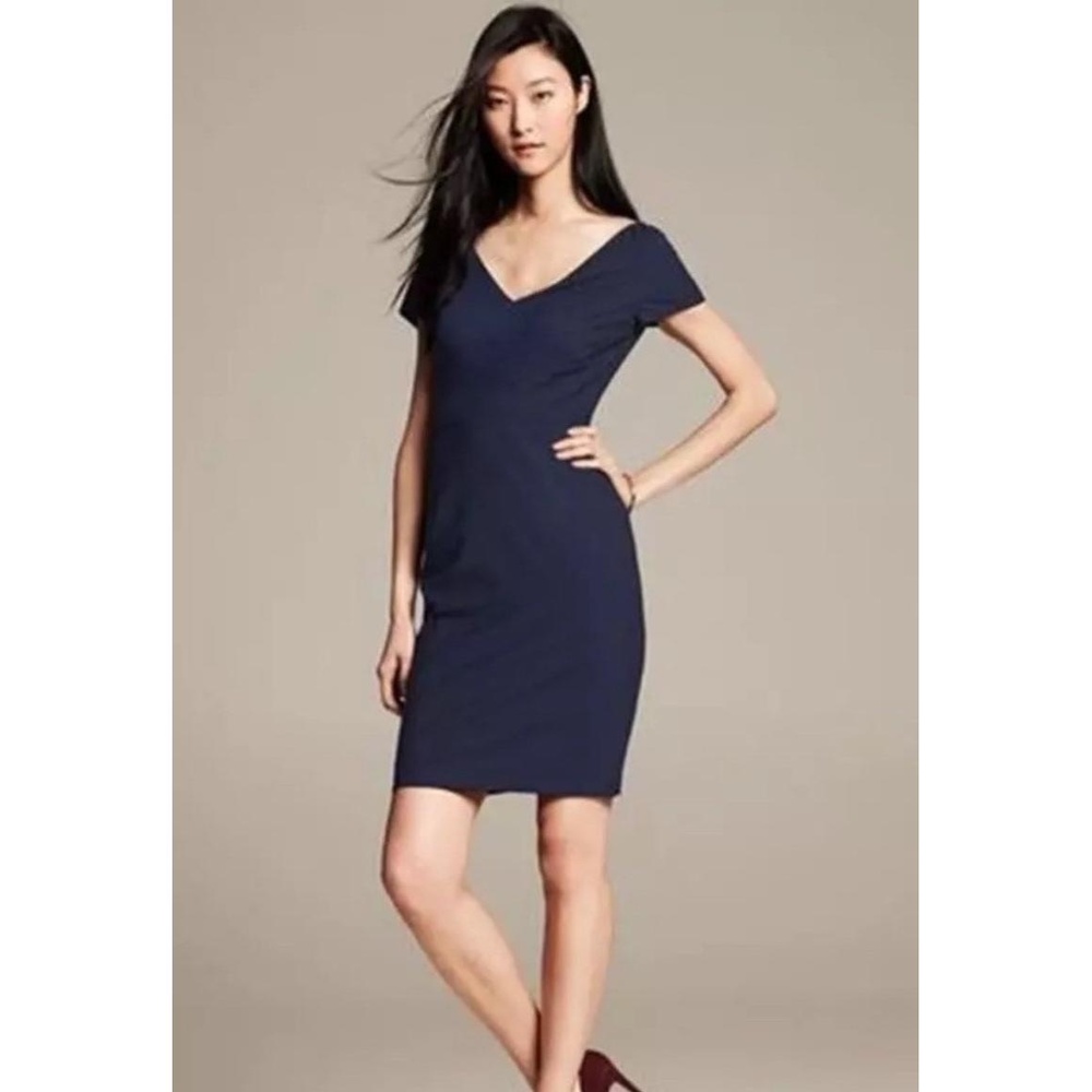 BANANA REPUBLIC Black Sheath Dress 10 Wool V-Neck Cap Sleeve Professional